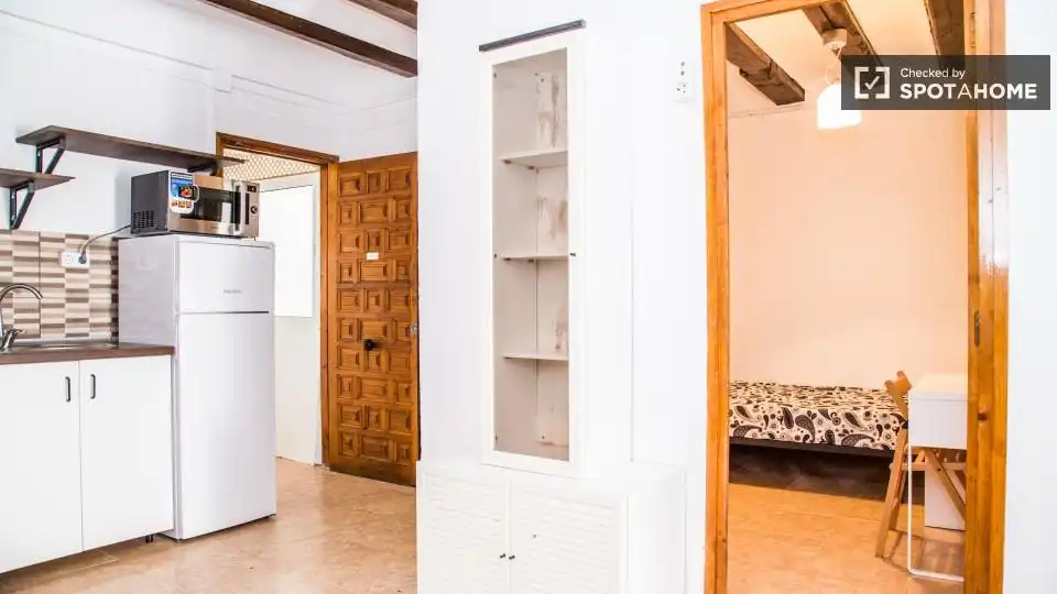 Cocina de Piso para compartir en Barcelona con Aire acondicionado, Calefacción y Amueblado