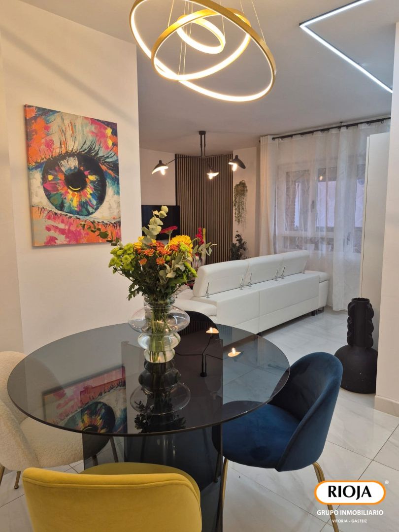 Living room of Flat for sale in Vitoria - Gasteiz  with Heating, Terrace and Storage room