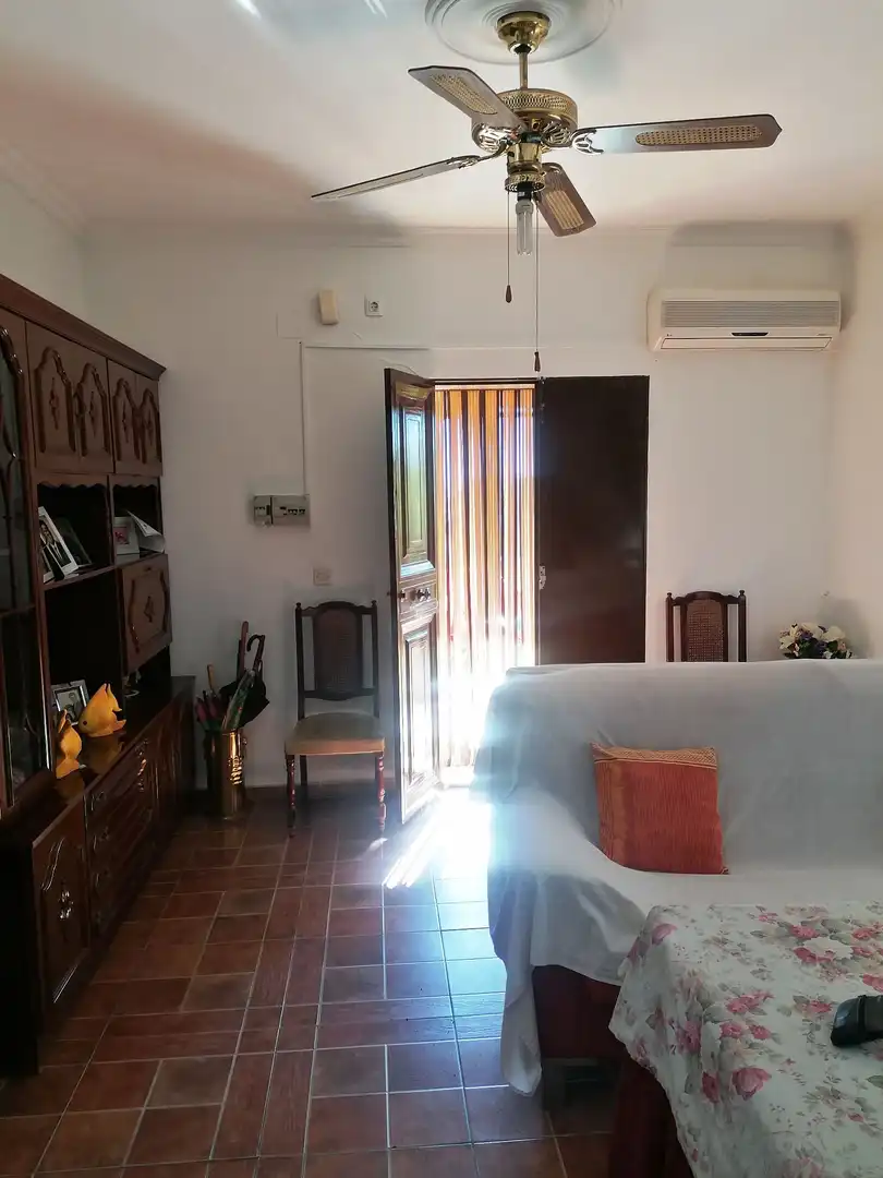 Casa rústica amb piscina en venda a La Carlota, imagen 3