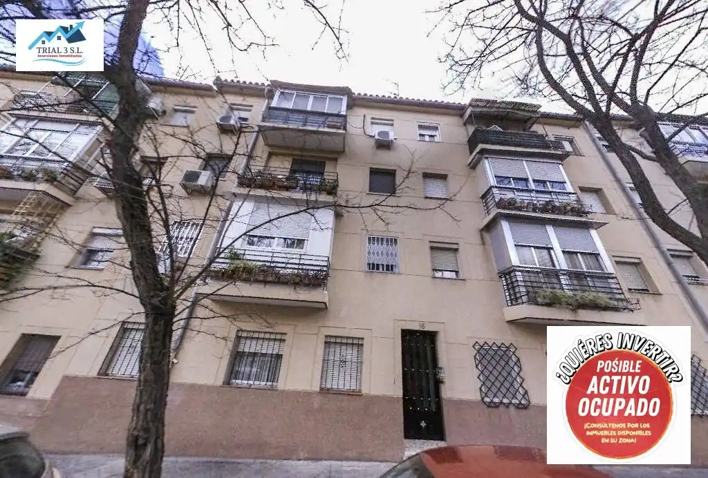 Vista exterior de Piso en venta en Madrid con Balcón