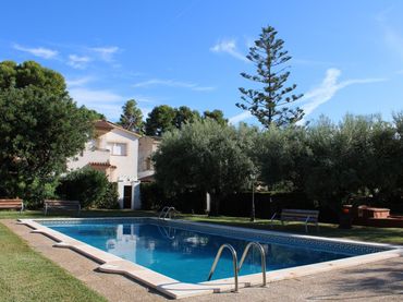 Casa amb piscina en venda a Salou - CL VILADOMAT