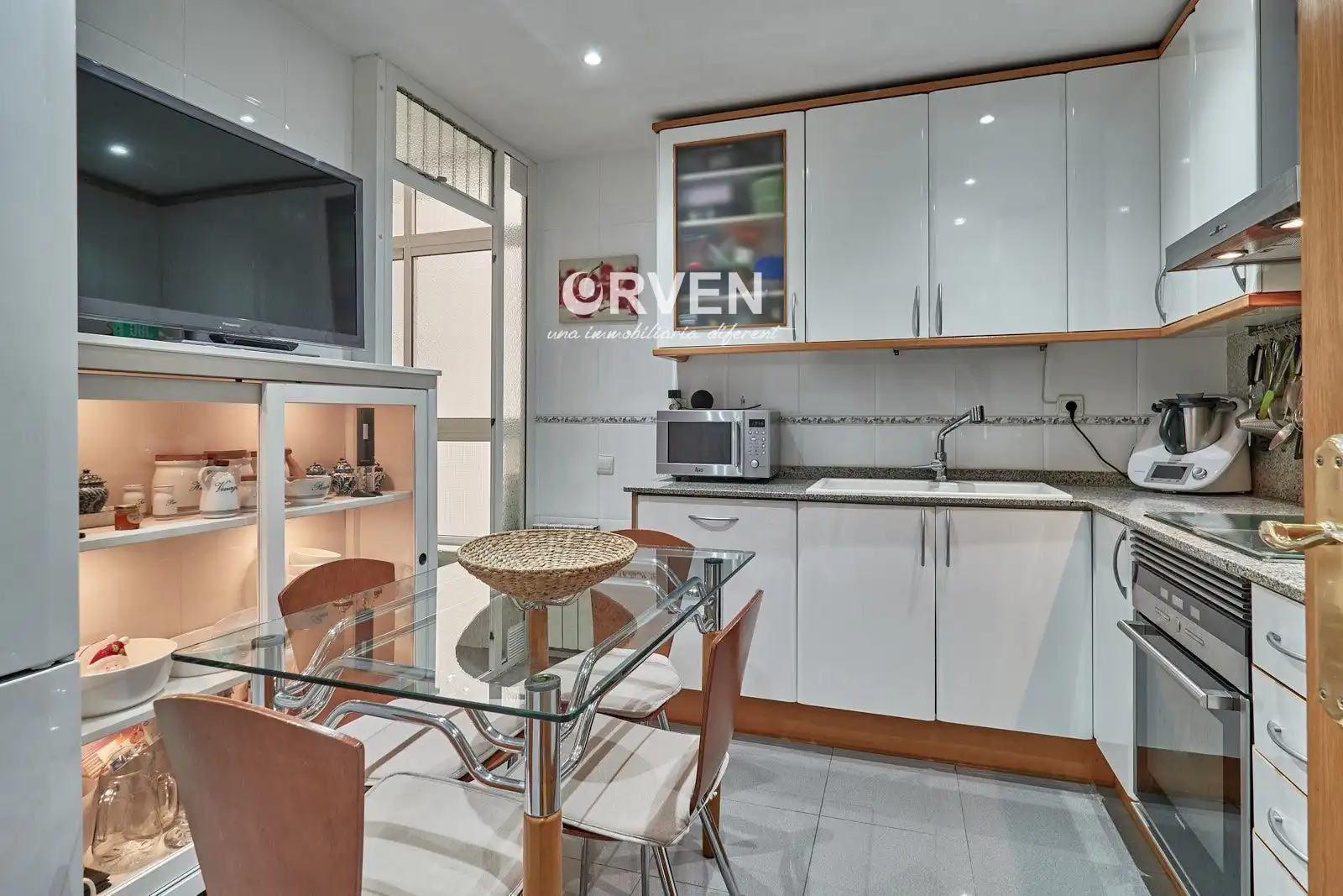 Küche von Wohnung zum Verkauf in L'Hospitalet de Llobregat mit Klimaanlage, Heizung und Terrasse