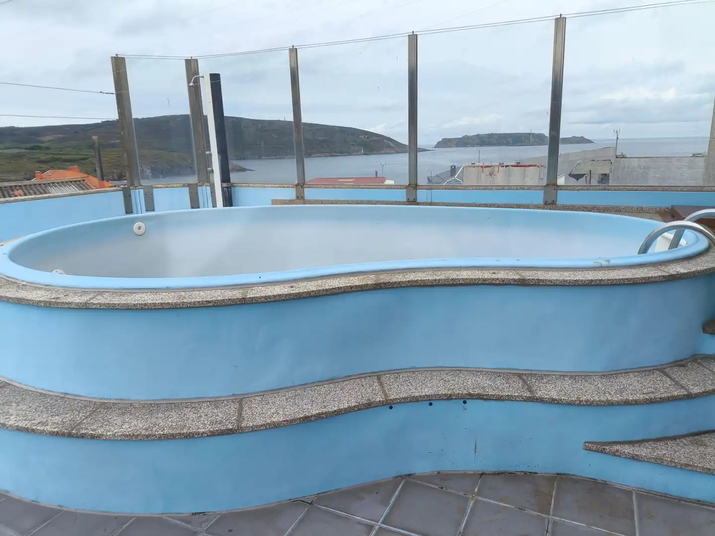 Piscina de Piso en venta en Malpica de Bergantiños con Amueblado