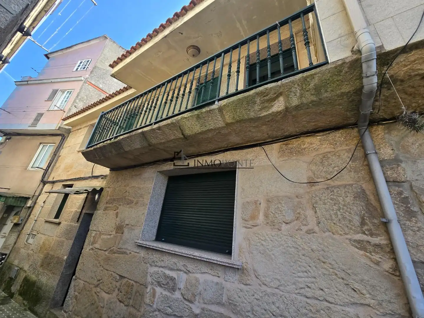 Vista exterior de Casa adosada en venta en Marín con Terraza, Trastero y Balcón