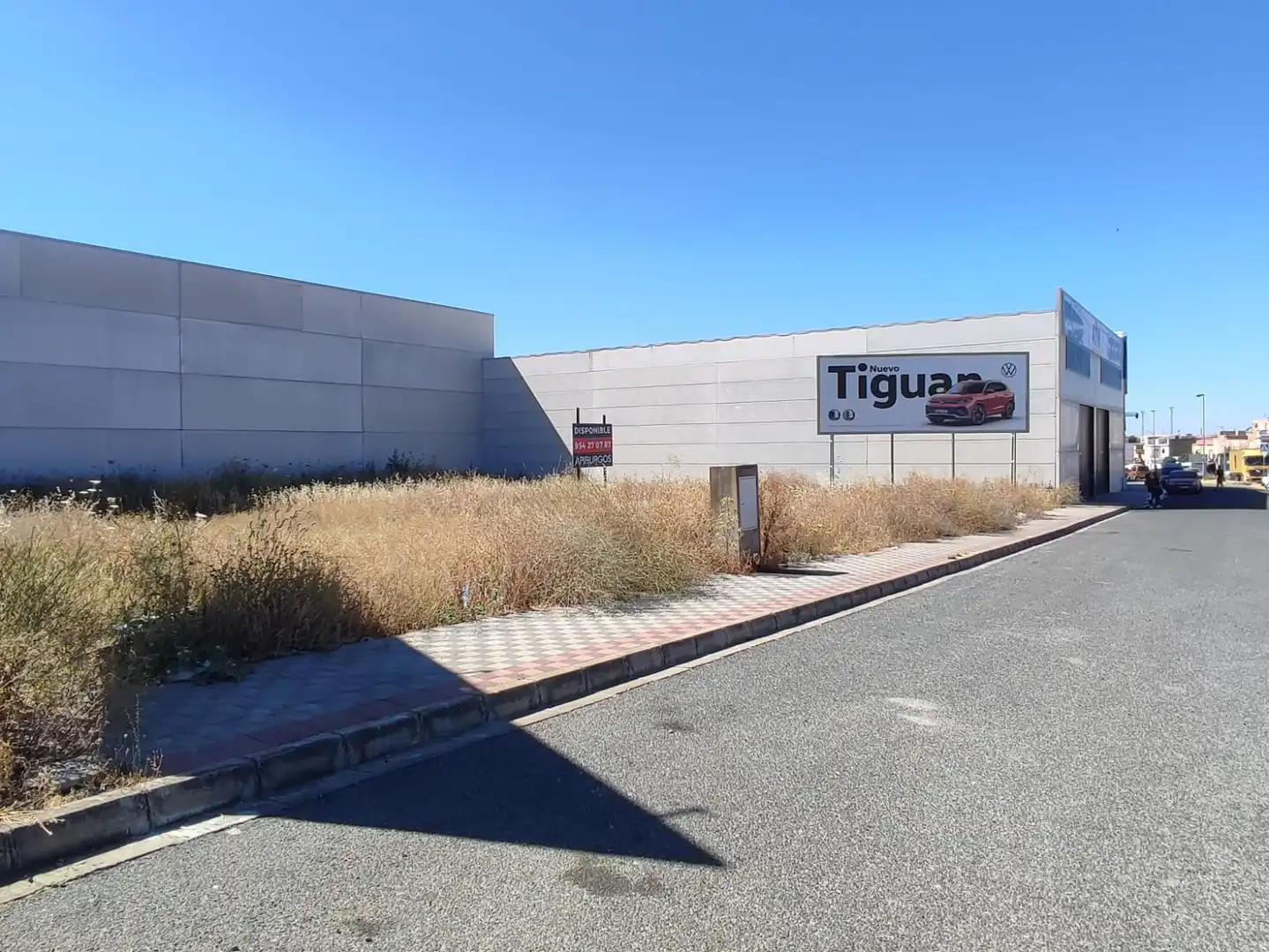 Exterior view of Industrial land for sale in Dos Hermanas