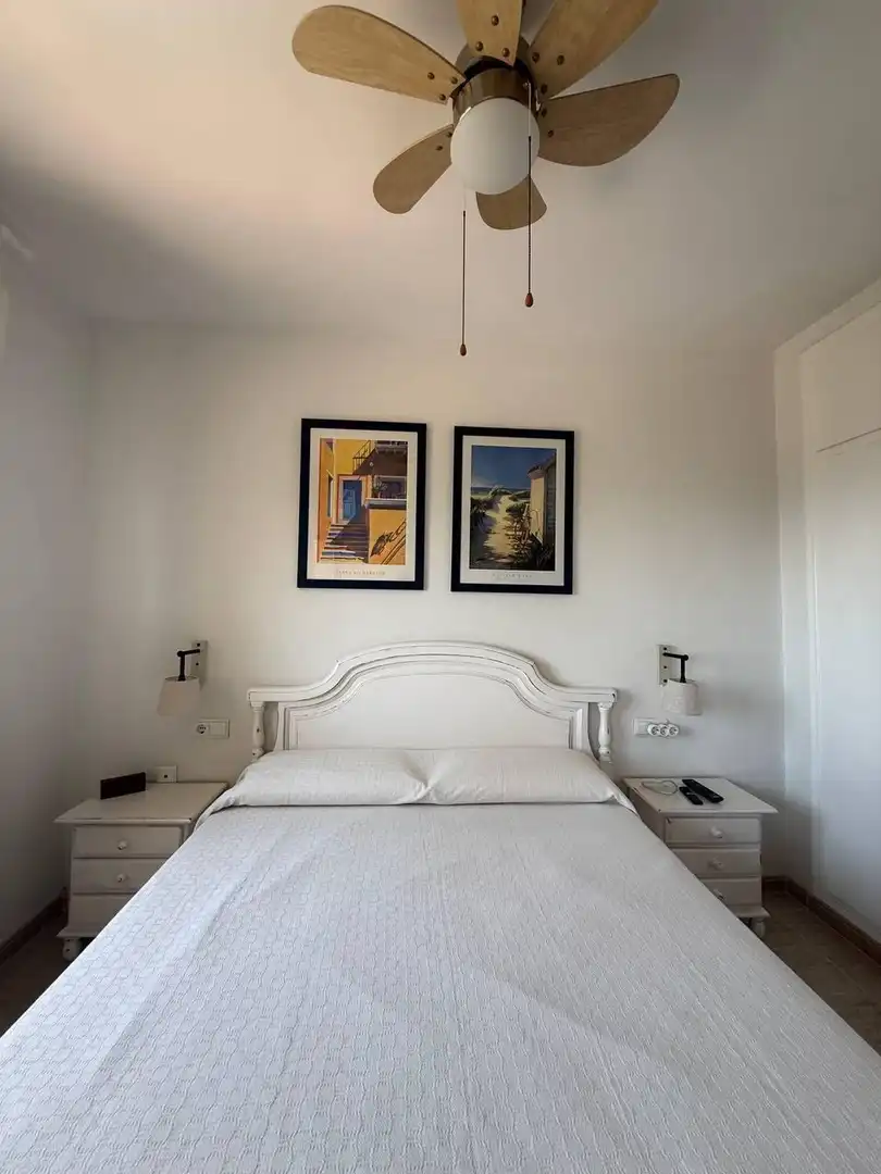 Dormitori de Apartament en venda en Orihuela amb Terrassa i Piscina comunitària