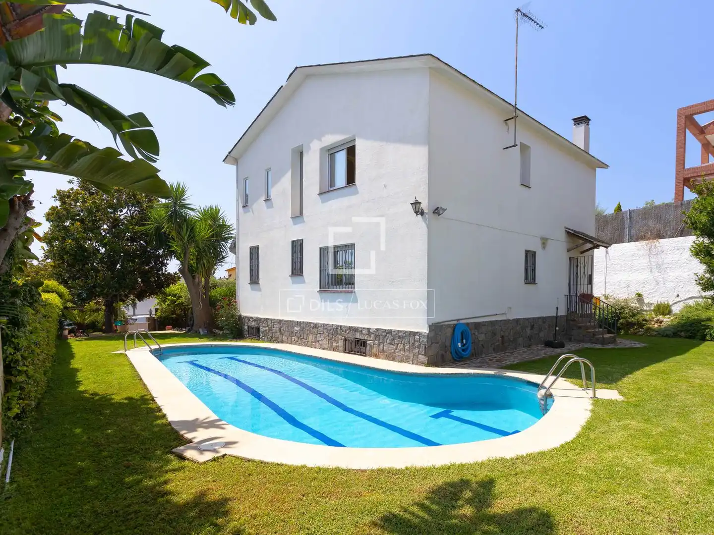 Piscina de Casa o xalet en venda en El Masnou amb Aire condicionat, Calefacció i Jardí privat
