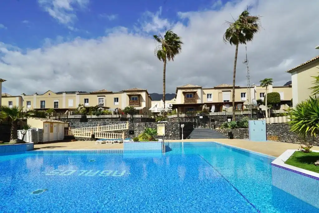 Adossat amb piscina en venda a Casco Urbano, imagen 6
