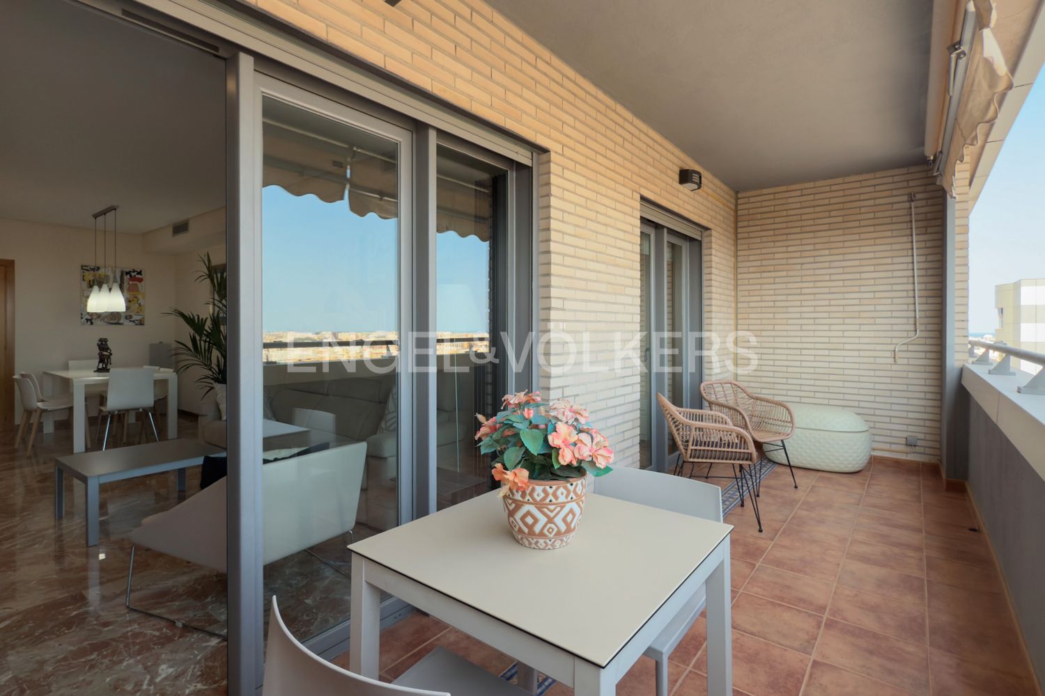 Terrassa de Apartament de lloguer en  Valencia Capital amb Aire condicionat, Calefacció i Jardí privat