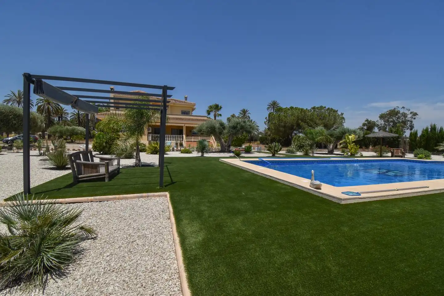 Piscina de Casa o xalet en venda en Elche / Elx amb Aire condicionat, Calefacció i Jardí privat