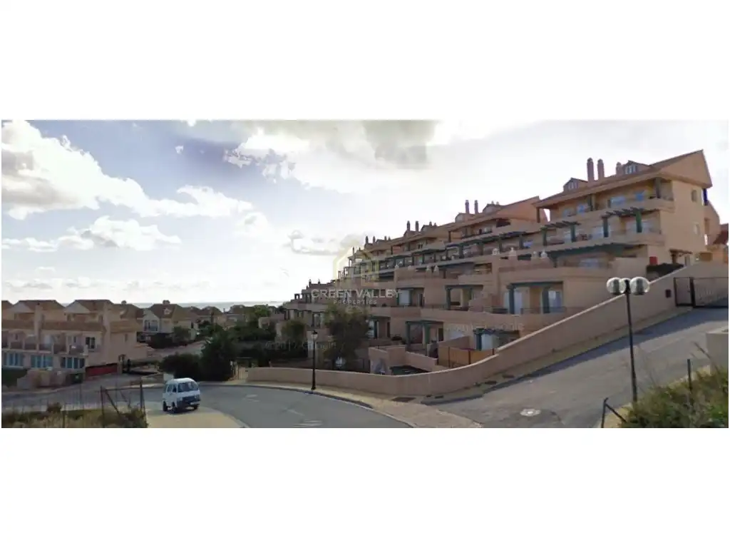 Außenansicht von Wohnungen zum Verkauf in La Alcaidesa mit Klimaanlage, Terrasse und Schwimmbad