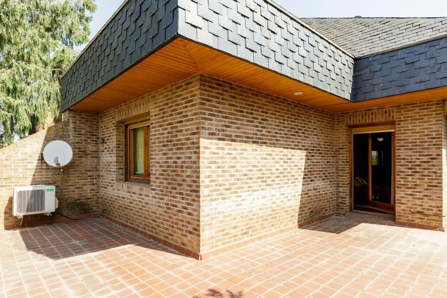 Exterior view of Houses for sale in Zaragoza  with Air Conditioner, Heating and Private garden