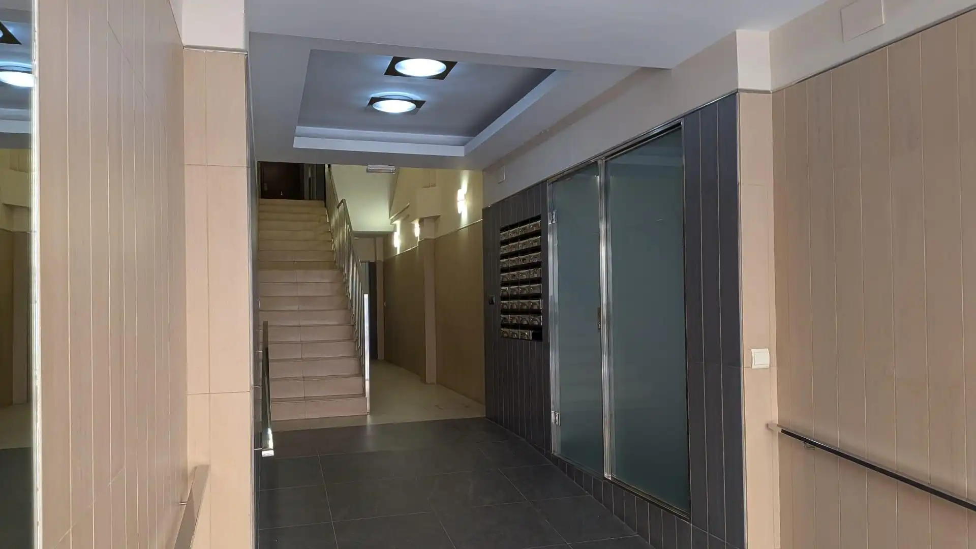 Flat for share in Granada  with Parquet flooring