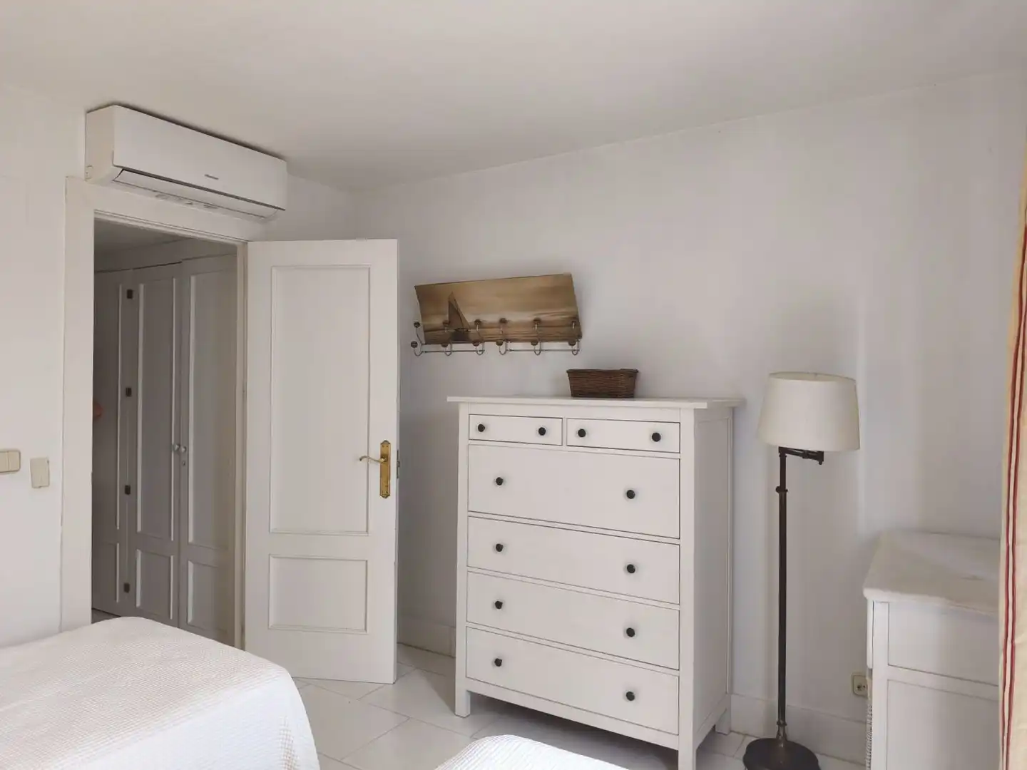 Habitación de Casa adosada de alquiler en Sotogrande con Aire acondicionado, Calefacción y Terraza