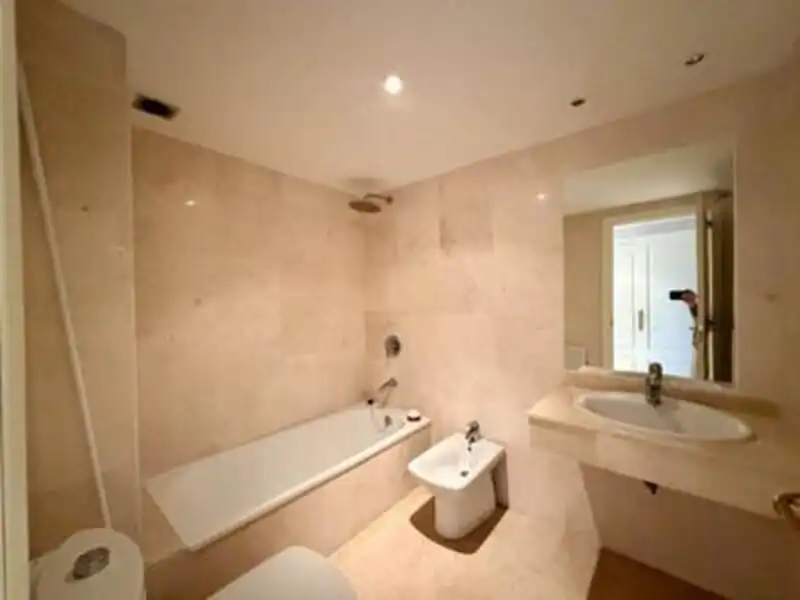 Bathroom of Apartments for sale in Marbella  with Air Conditioner, Heating and Terrace