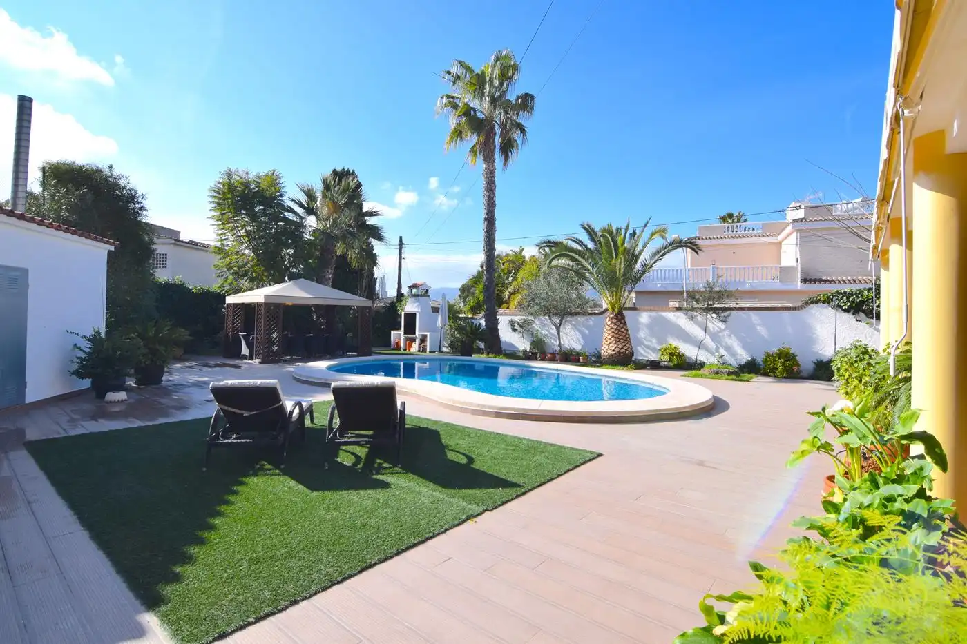 Piscina de Casa o xalet en venda en Benidorm amb Aire condicionat, Calefacció i Terrassa