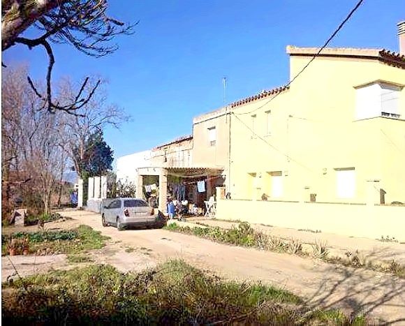 Vista exterior de Casa adosada en venta en Deltebre