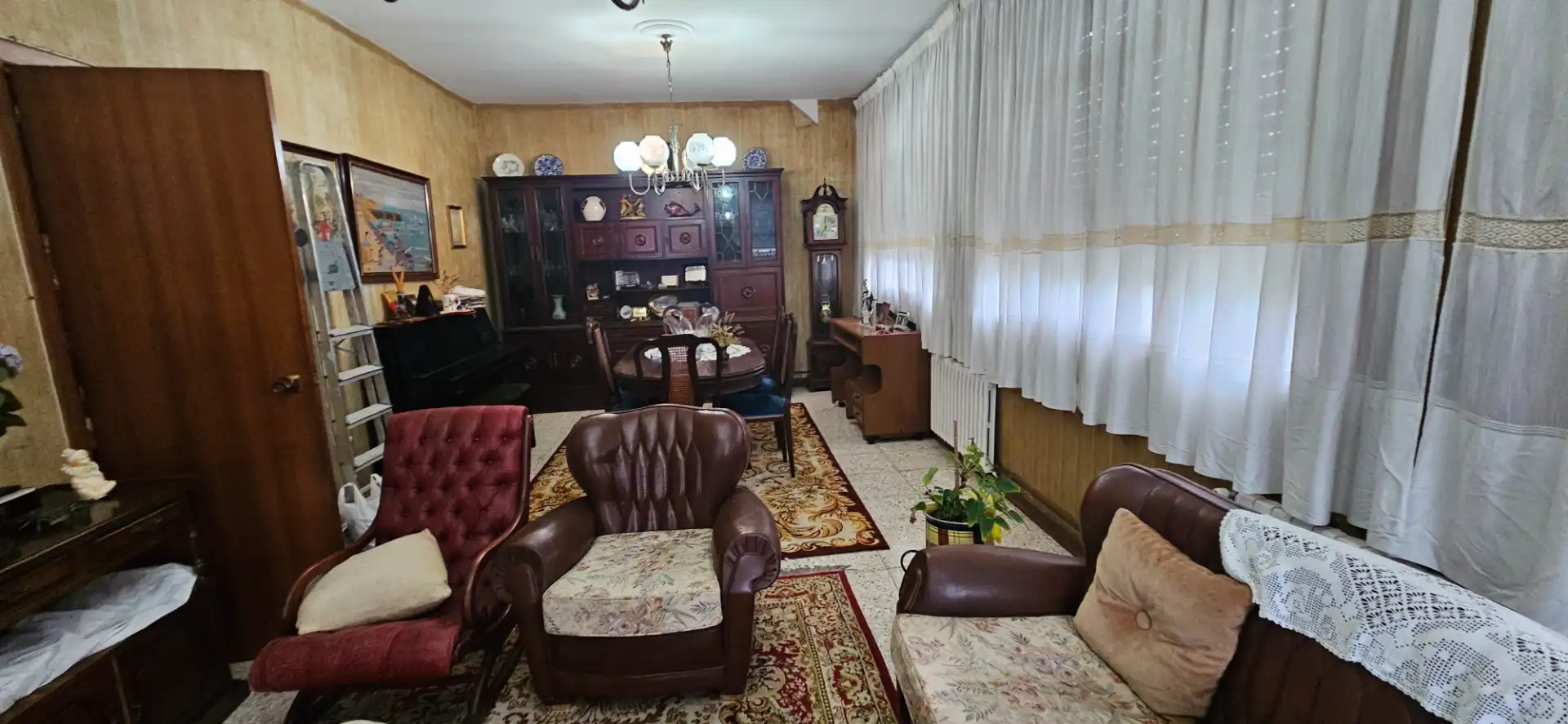 Sala d'estar de Casa adosada en venda en Narón amb Moblat