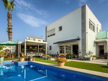 Haus mit Pool zum Verkauf in Zona Carrefour - Urbanizaciones