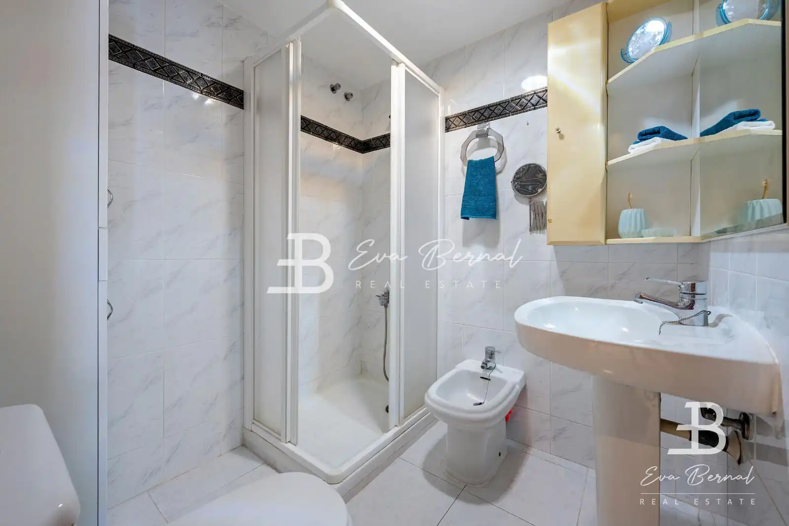 Badezimmer von Wohnung zum Verkauf in Vila-seca mit Klimaanlage, Heizung und Terrasse