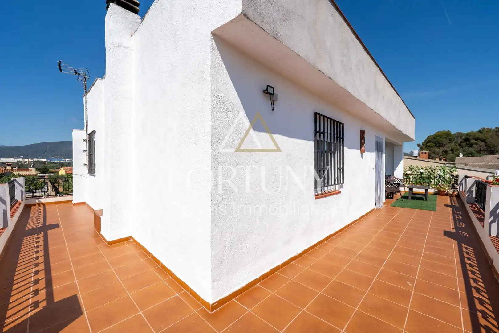 Vista exterior de Casa o xalet en venda en Alcover amb Aire condicionat, Jardí privat i Terrassa