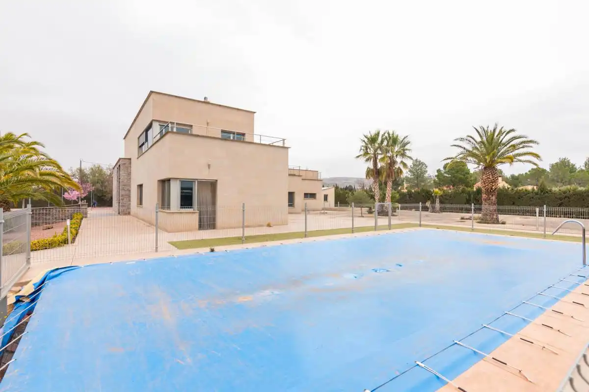 Piscina de Casa o chalet en venta en Yecla con Aire acondicionado, Calefacción y Jardín privado