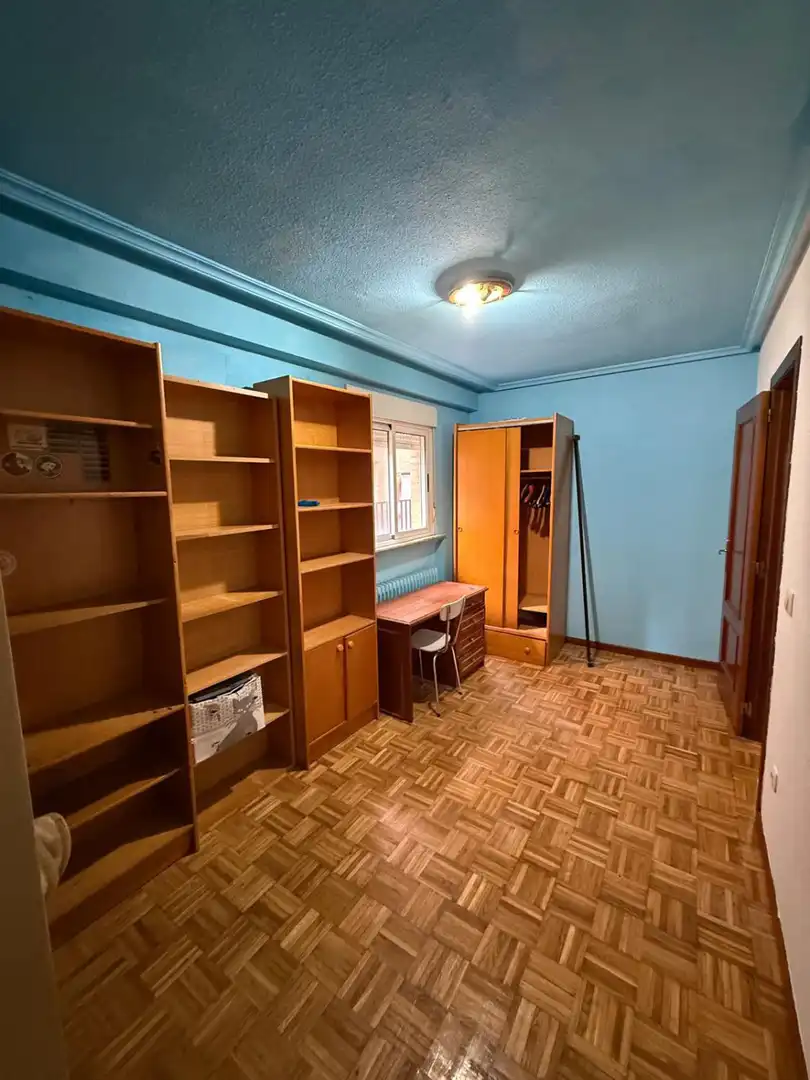 Dormitori de Pis en venda en Salamanca amb Calefacció, Parquet i Terrassa