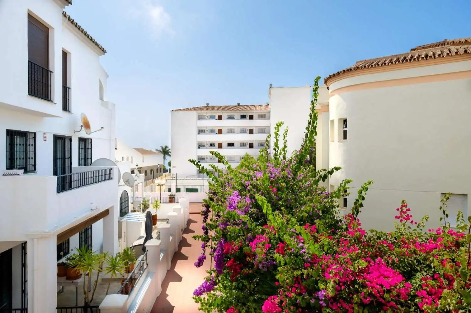 Vista exterior de Apartamento en venta en Nerja con Piscina y Amueblado