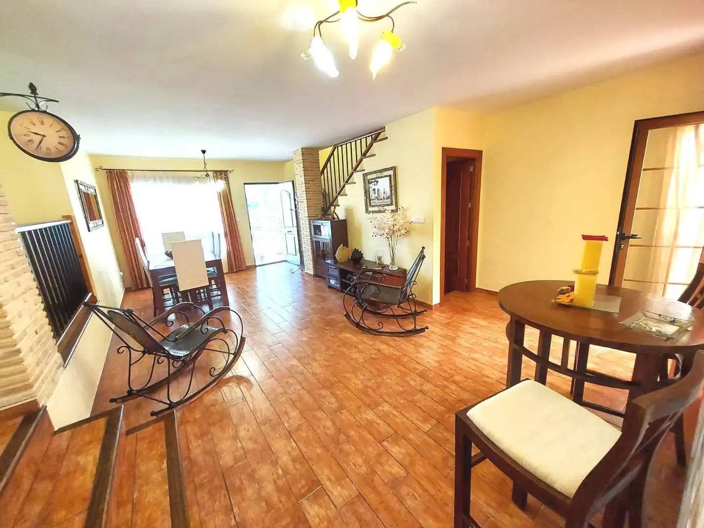 Sala d'estar de Casa adosada en venda en Calasparra amb Parquet, Terrassa i Traster