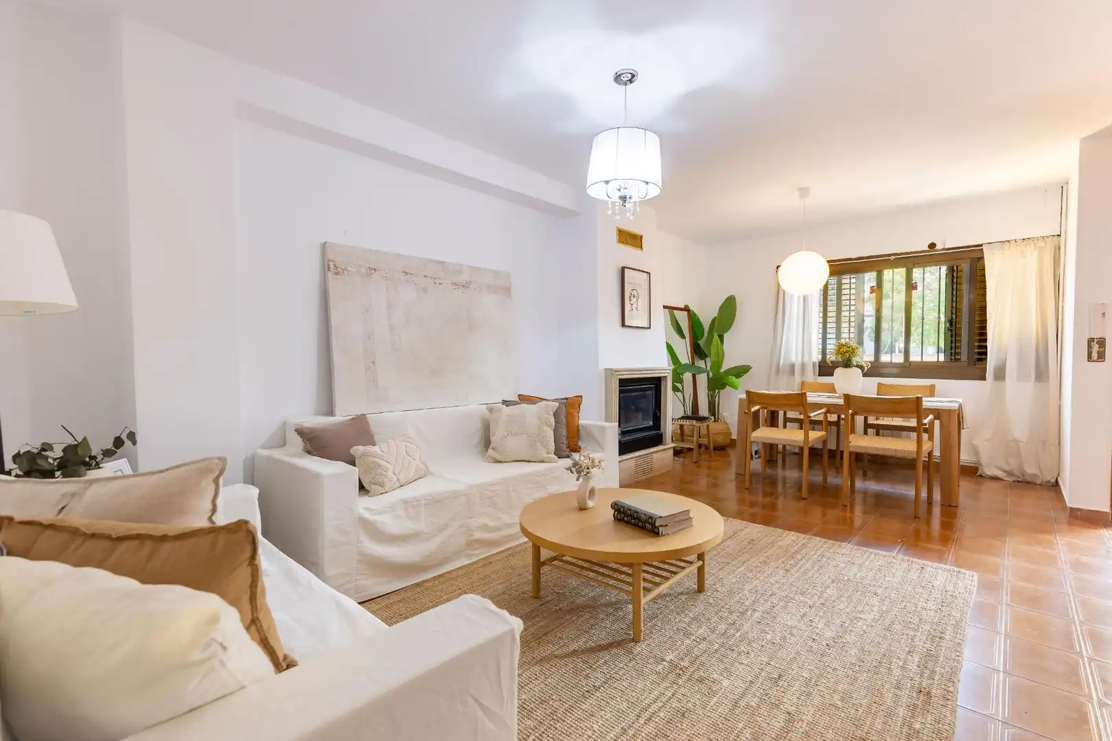 Sala de estar de Casa adosada en venta en Paterna con Calefacción, Jardín privado y Terraza