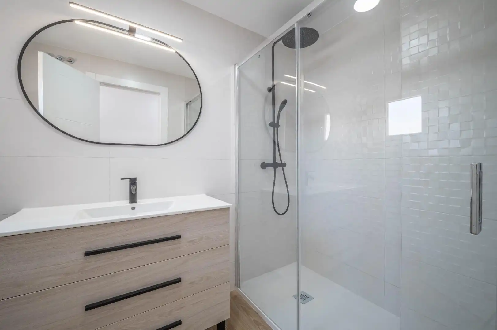 Baño de Ático en venta en Granada con Aire acondicionado, Calefacción y Terraza