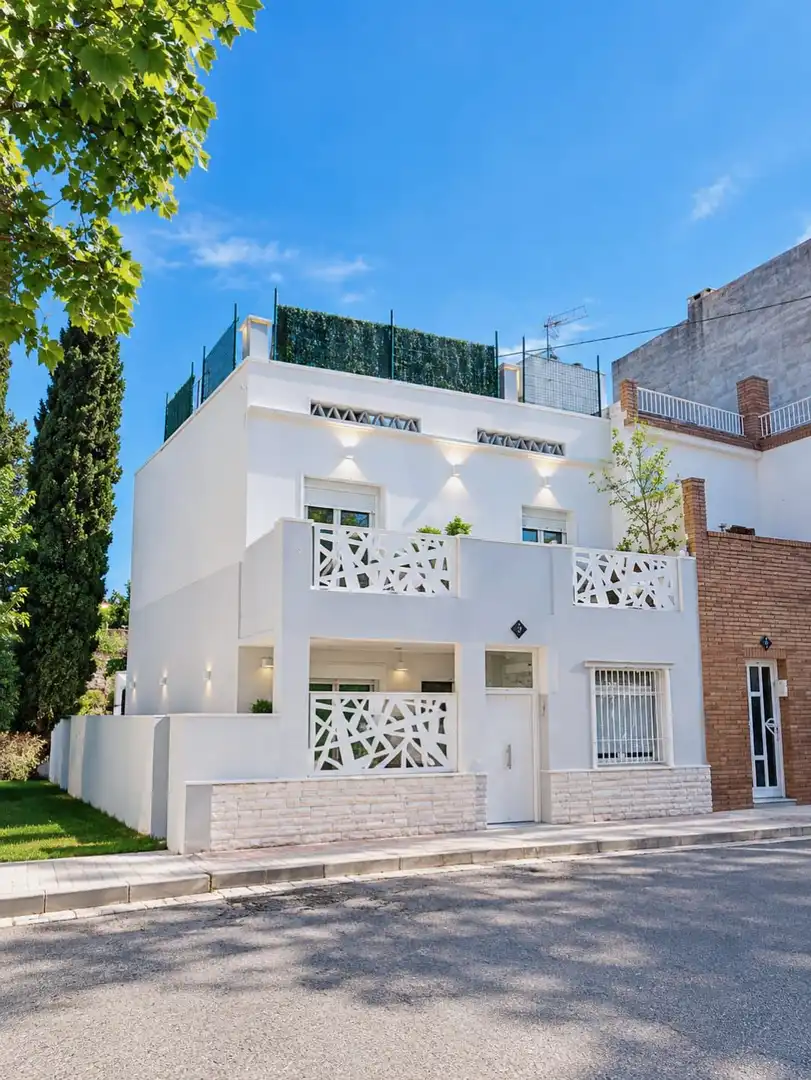 Casa aparellada en venda a Ponent