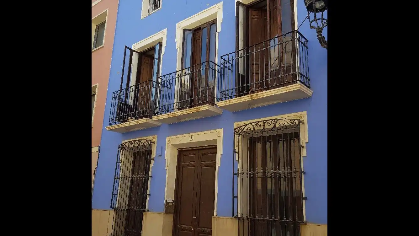 Vista exterior de Casa adosada en venta en Totana con Terraza, Trastero y Balcón