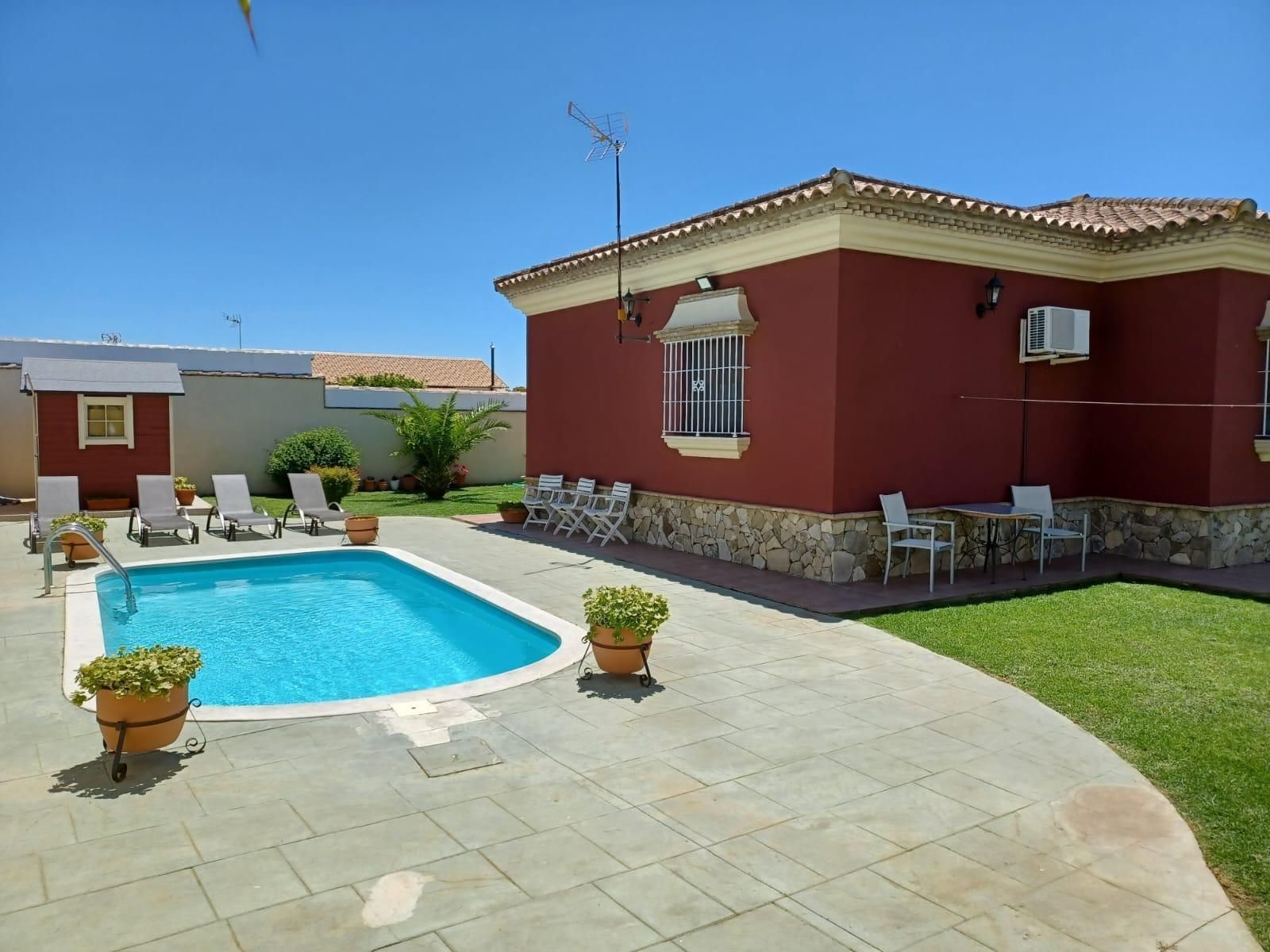 Piscina de Casa o xalet en venda en Chiclana de la Frontera amb Jardí privat, Terrassa i Piscina