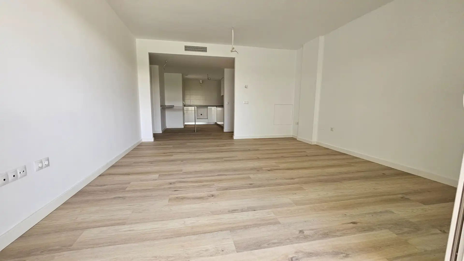 Sala d'estar de Pis en venda en Marbella amb Aire condicionat, Calefacció i Parquet