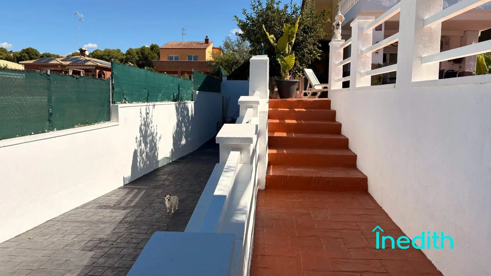 Vista exterior de Casa o xalet en venda en Cunit amb Aire condicionat, Calefacció i Jardí privat