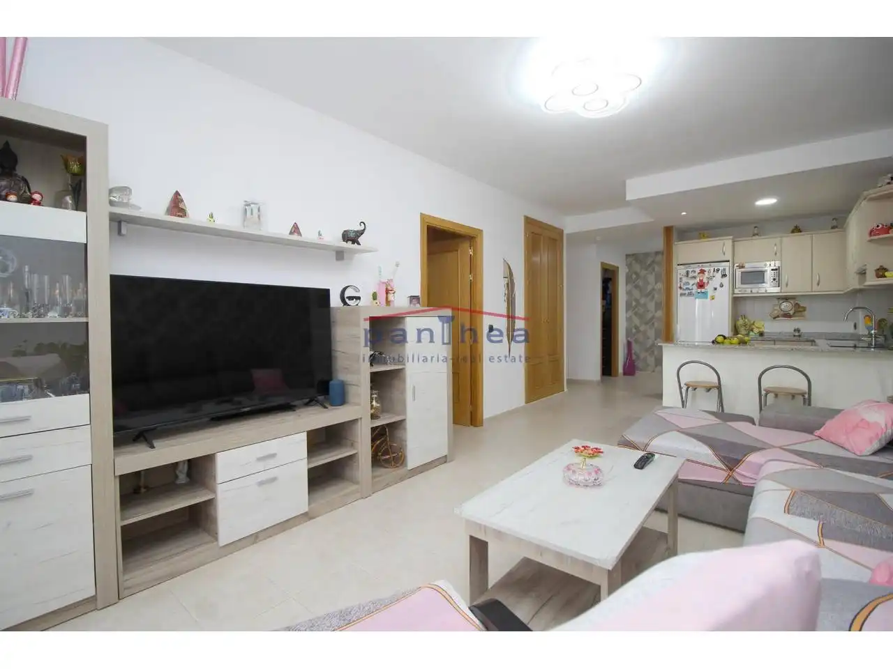 Sala de estar de Piso en venta en Rincón de la Victoria con Aire acondicionado, Terraza y Piscina comunitaria