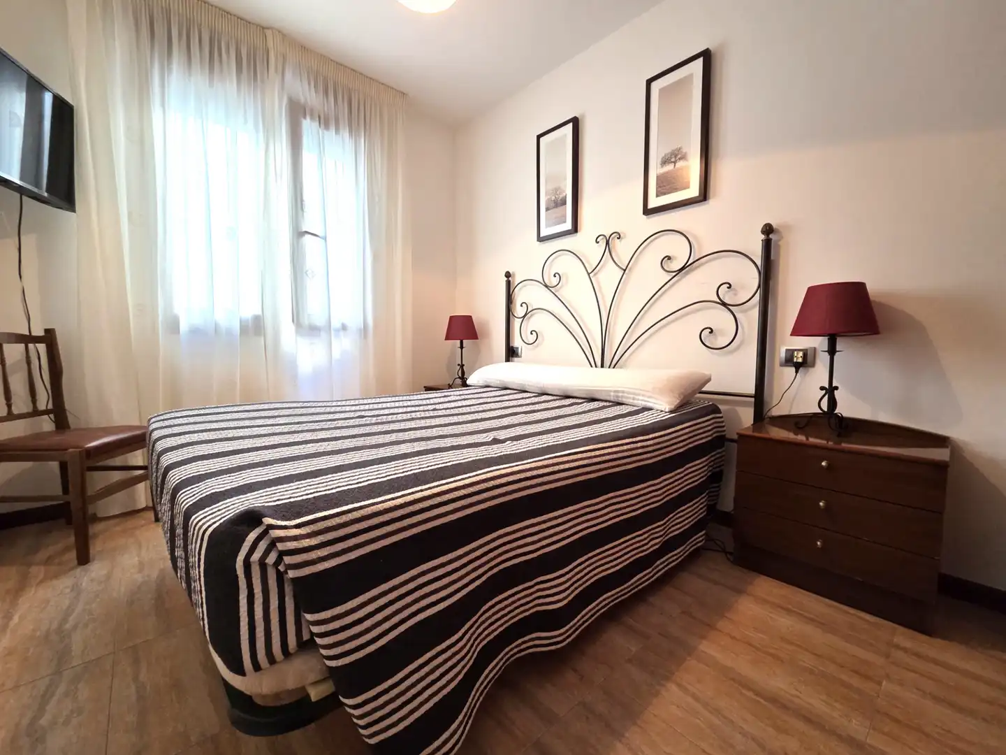 Schlafzimmer von Wohnungen zur Miete in Sanxenxo mit Terrasse, Möbliert und Ofen