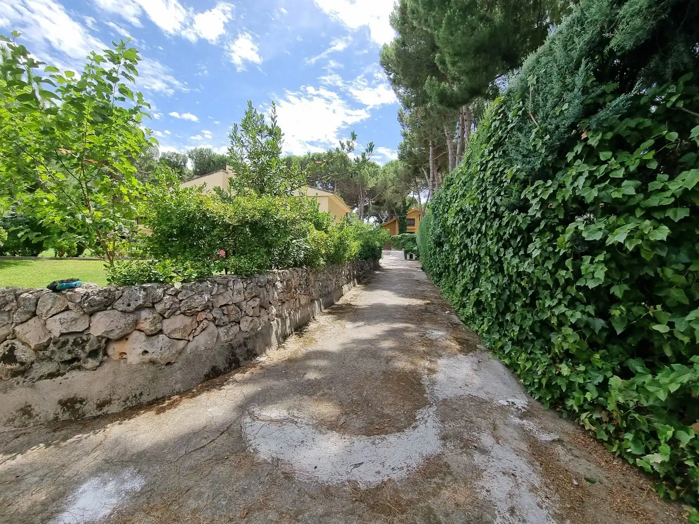 Vista exterior de Casa o xalet en venda en Boadilla del Monte amb Calefacció, Jardí privat i Terrassa