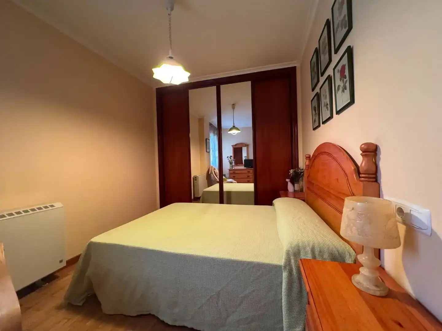 Schlafzimmer von Wohnung zum Verkauf in Viveiro