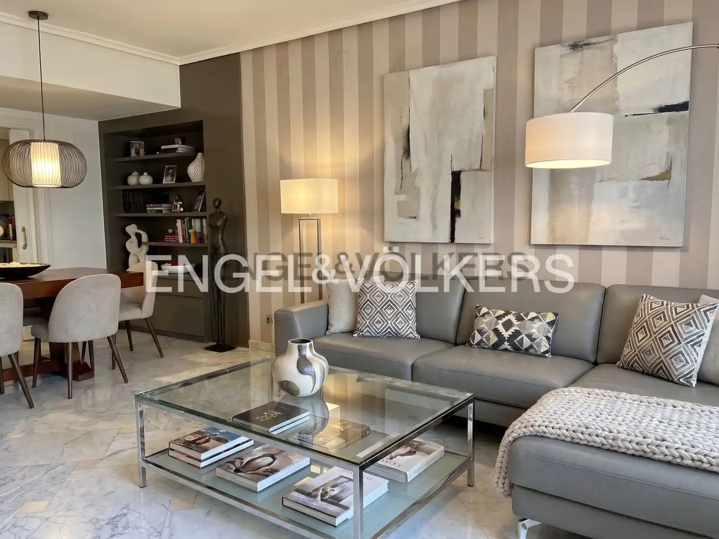 Living room of Flat for rent in Madrid  with Air Conditioner, Heating and Parquet flooring
