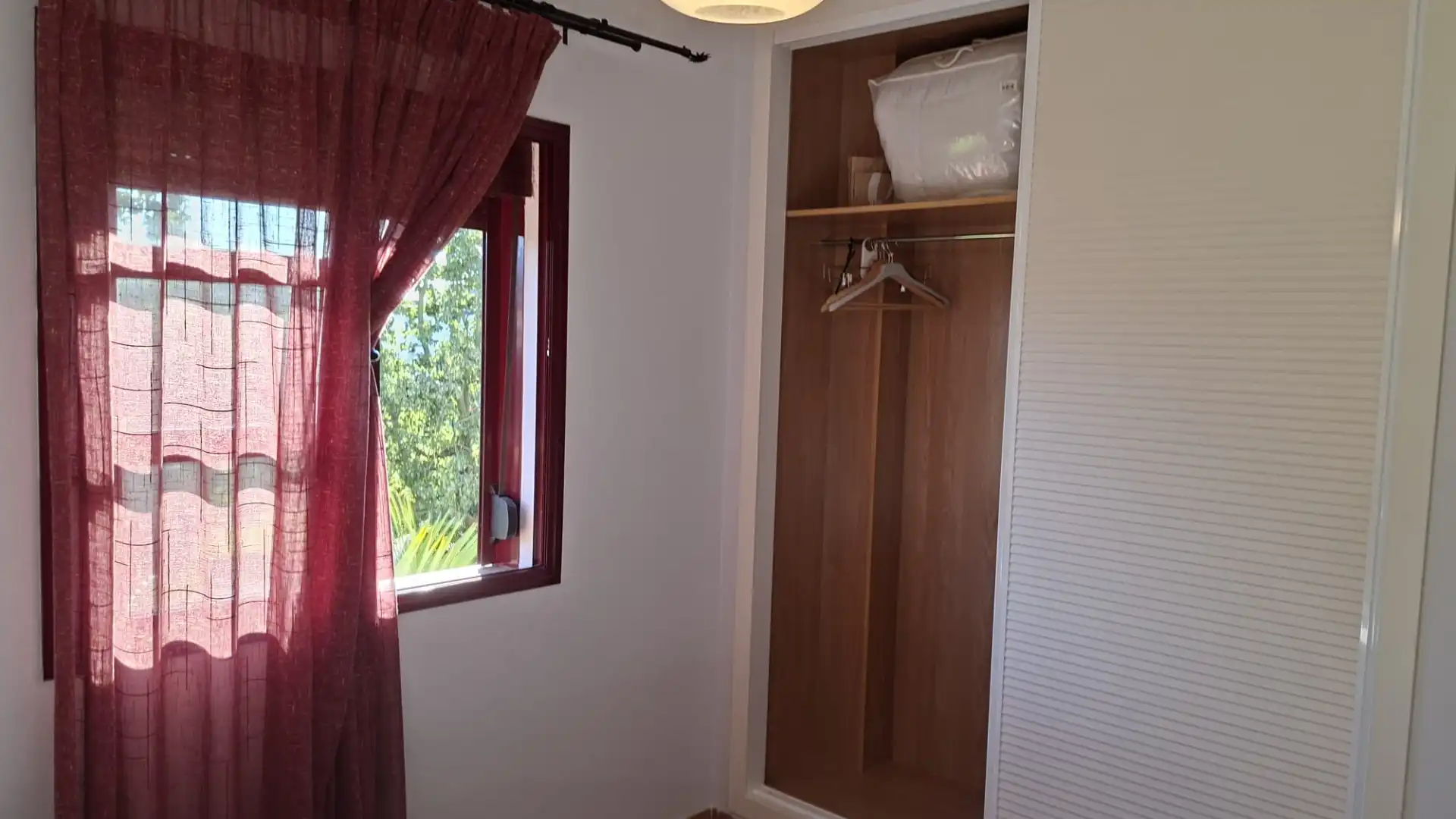 Schlafzimmer von Wohnungen zur Miete in Motril mit Klimaanlage, Heizung und Privatgarten