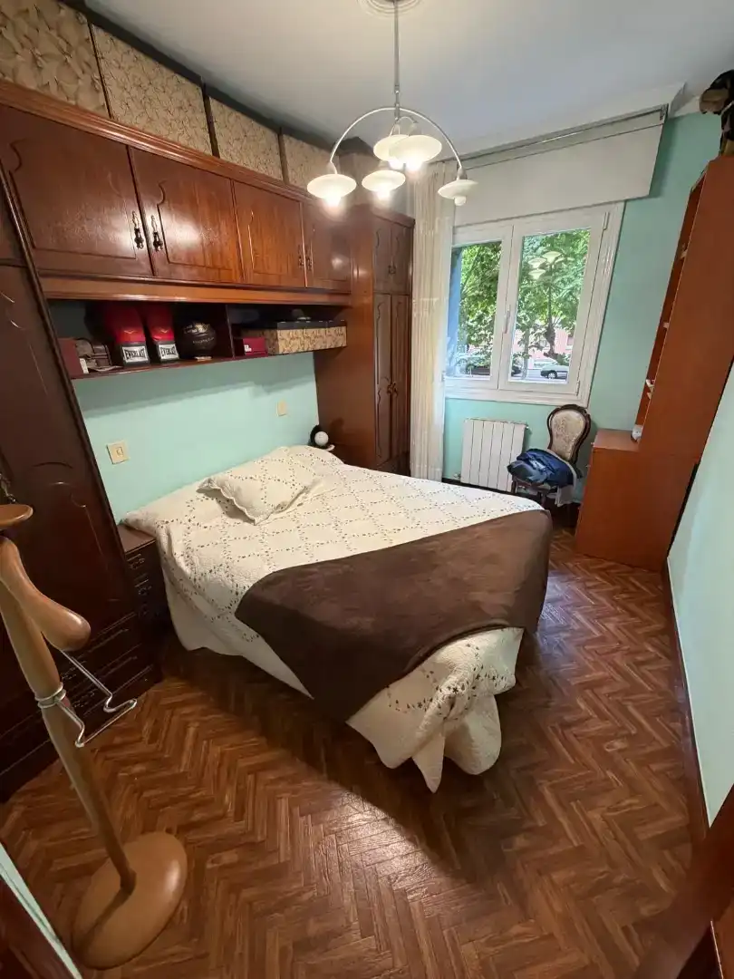 Schlafzimmer von Wohnung zum Verkauf in Barakaldo  mit Balkon