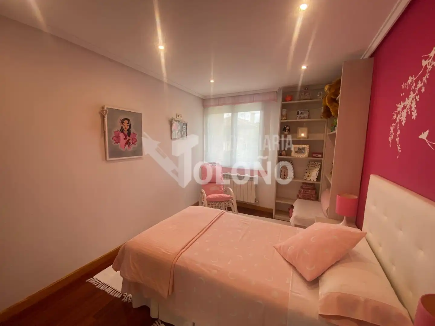 Dormitori de Casa o xalet en venda en Ollauri amb Calefacció, Jardí privat i Terrassa