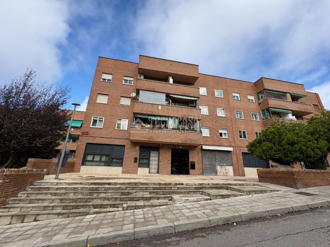 Vista exterior de Pis en venda en Navalcarnero