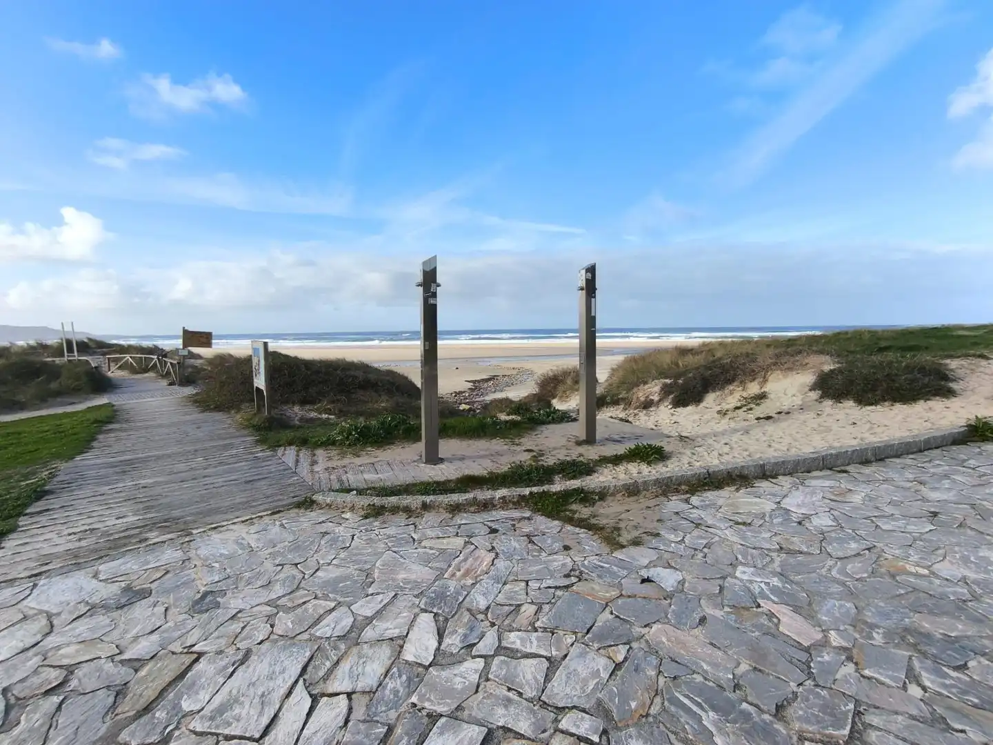Exterior view of Houses for sale in Laxe