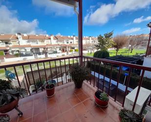 Vista exterior de Casa adosada en venda en Almodóvar del Campo amb Aire condicionat, Calefacció i Terrassa