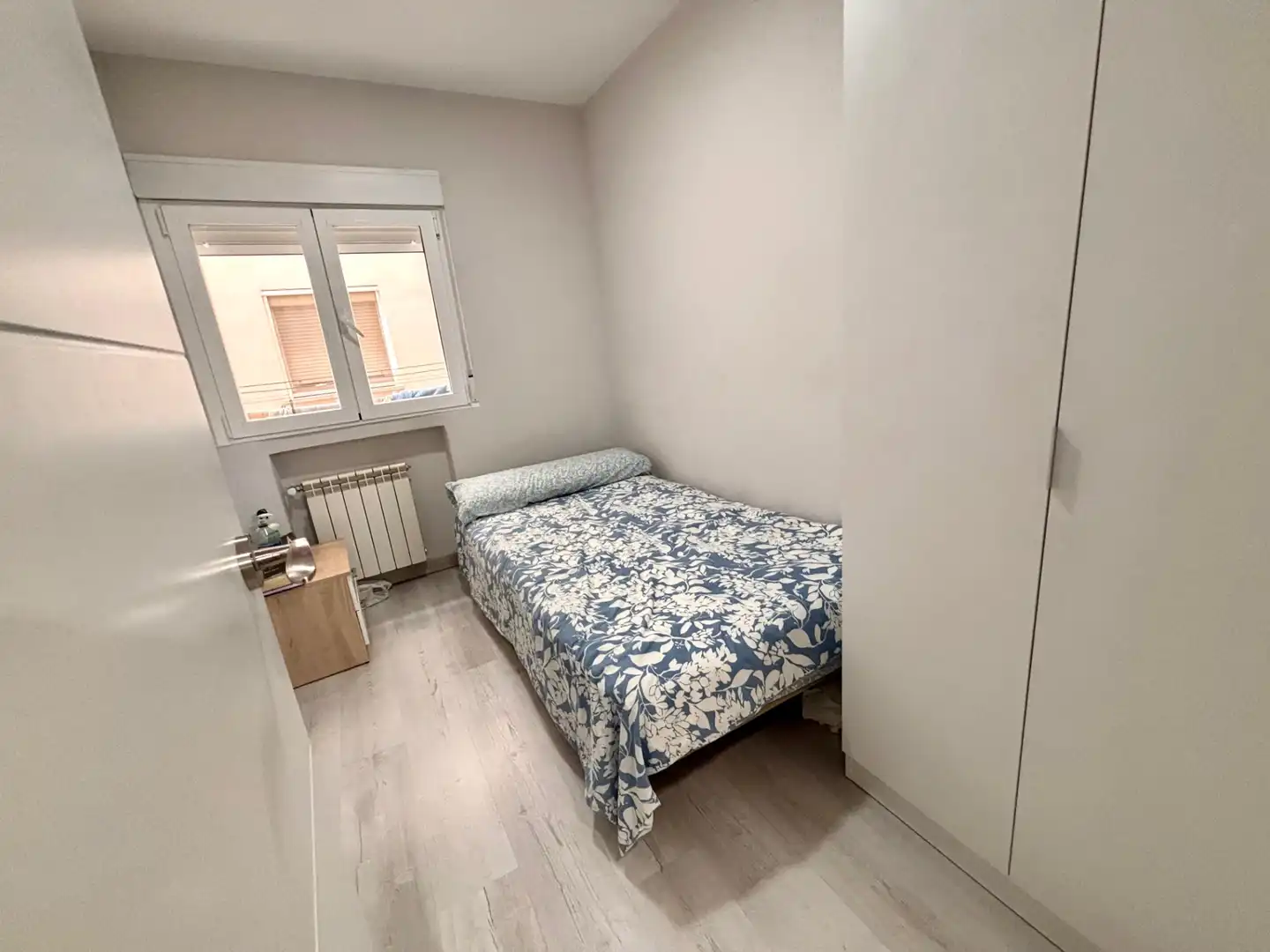 Habitación de Piso en venta en Alicante / Alacant con Aire acondicionado, Terraza y Amueblado