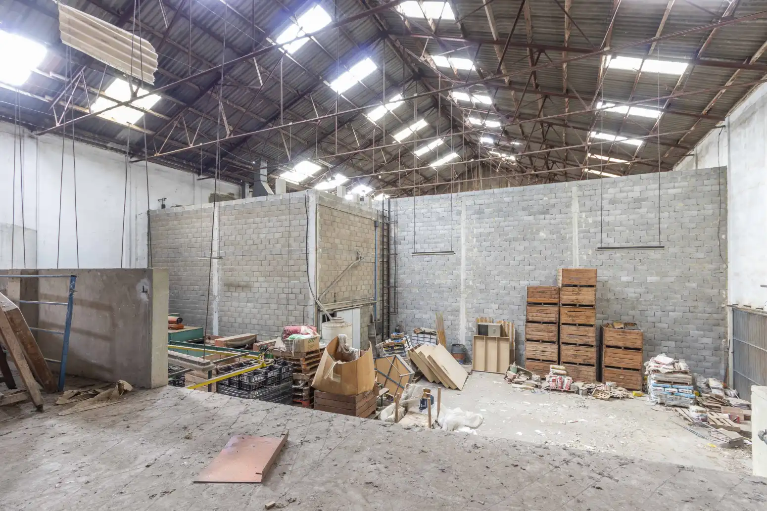 Industrial buildings for sale in Faura