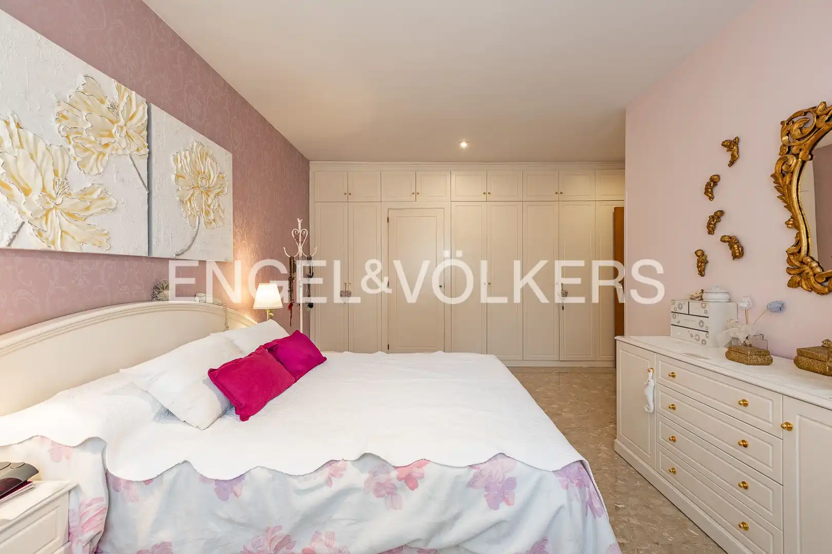Bedroom of Houses for sale in Terrassa  with Air Conditioner, Heating and Private garden